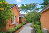 The Little White Bird Traveller Hostel Hotels in Koh Kood