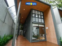 Vila Shopie WonderHouz Hotels in Blimbing