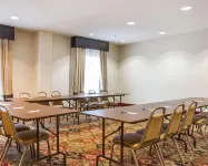 Comfort Inn Greenville I-65 - Parkplatz