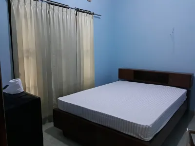 Griya Arjuna 2 - Full House 9 Pax Hotels in Wirobrajan