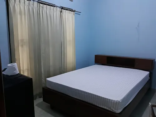 Griya Arjuna 2 - Full House 9 Pax Hotel di Wirobrajan