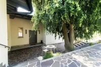 Martina Hotels in Albese Con Cassano