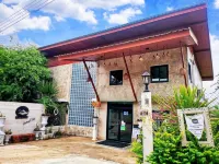 DoiSamoeDao Hostel Hotels near Wat Na Kluea