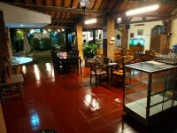 Hotel Puri Laras Kebumen 호텔