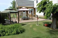 Green Oaks B&B
