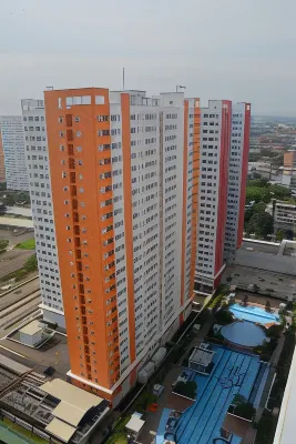 Comfort Studio at Green Pramuka Apartment Near Shopping Center Hotellit kohteessa Cempaka Putih