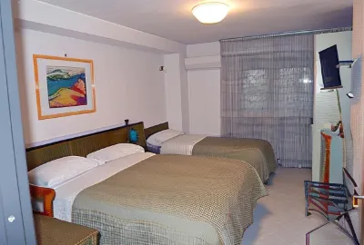Hotel Sole Các khách sạn gần Porto di Giulianova