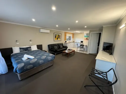 Blue Whale Motor Inn & Apartments - 3-Star