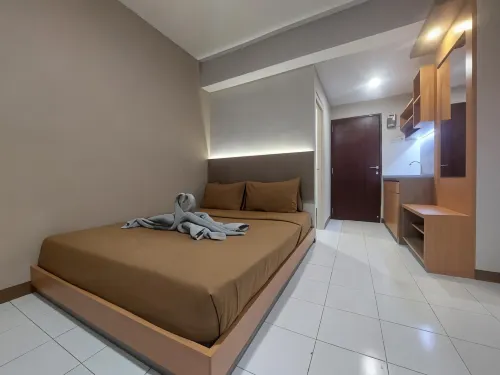 Emerald Apartel