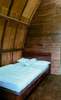 Cabin Kashandra Syariah Hotels in Bawang