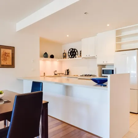 Waterfront (Yarra St) by Gold Star Stays