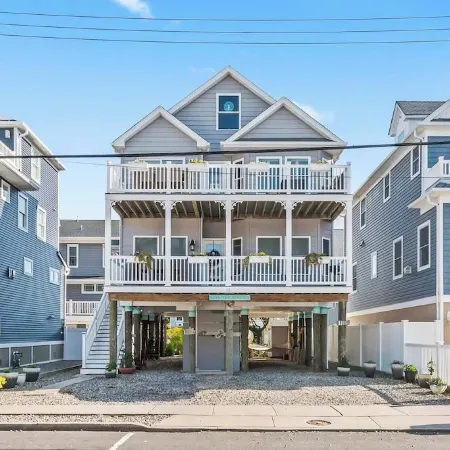 Seas the Moment - 1 Blk to Ortley Beach - Private Balcony & Patio - 6 Bed, 3 Br