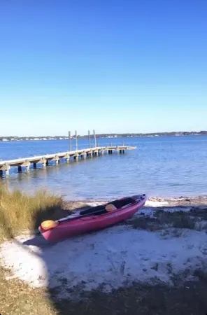 Harkers Hideaway - Waterfront Home with Private Dock & Private Beach