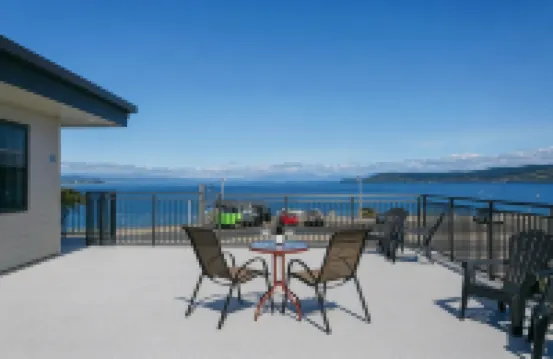 Acacia Lake View Motel