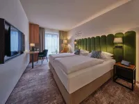 Dorint City-Hotel Salzburg Hotels near Western Union