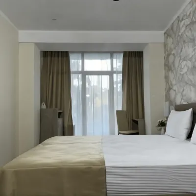 Chernomorets Park Hotel Hotel dekat Gudauta Beach