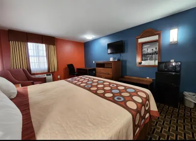 Super 8 by Wyndham White Hall Отели в г. Уайт-Холл