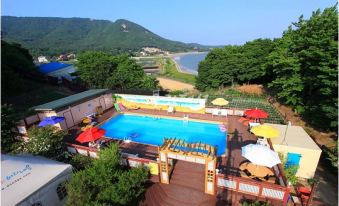 Ganghwado Kkotyanggi Badanaeeum Pension