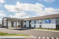 Days Inn & Suites by Wyndham Wausau Hotel di Rothschild