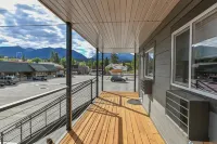 The Darmont Hotel and Suites Hotels in Darby