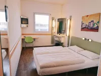 Ibis Budget Berlin Ost Hotels near Kaulsdorf