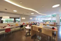 宜必思巴塞隆拿科爾內亞酒店 - 早餐