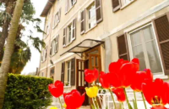 サンタングラ ホステル & ルームズ