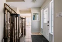 Mannys Place Các khách sạn ở Ottawa