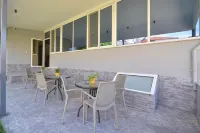 Sunshine Apartments فنادق في Leptokarya