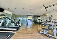 KL Tower Spacious Parkview 1BR w/ Balcony near Greenbelt Mall Makati