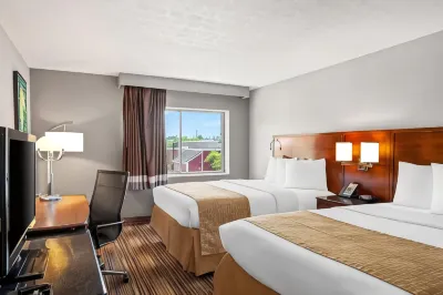 Travelodge by Wyndham Bloomington Hotels in Clear Creek Township