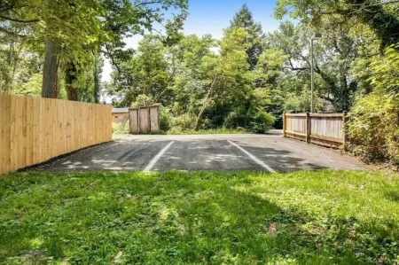 *Modern Condo In Downtown Frederick*