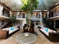 L.A. Sky Boutique Hotel Hotels near Bel Air