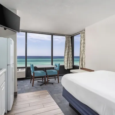 Bikini Beach Resort Hotels near Golf Course at Edgewater