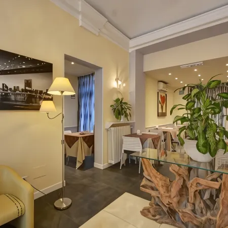 Hotel Universo Отели рядом с достопримечательностью «Бернини»