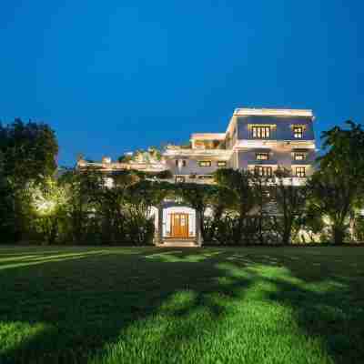 Saraca Hotel Lucknow Hotel Exterior