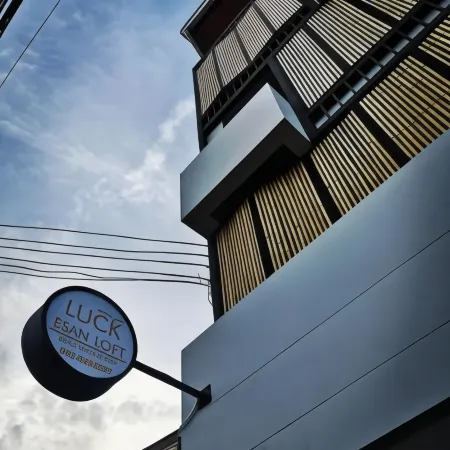 Luck Esan Loft