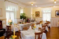 Hotel Villa Westend - breakfast