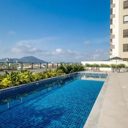 Estadia Completa Com Piscina a 400m da Praia da Armação \- Skl