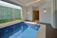 Gladiolus Hotel - Pools