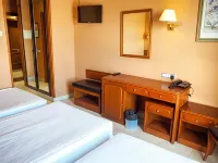 Hotel Humanes Отели в г. Фуэнлабрада