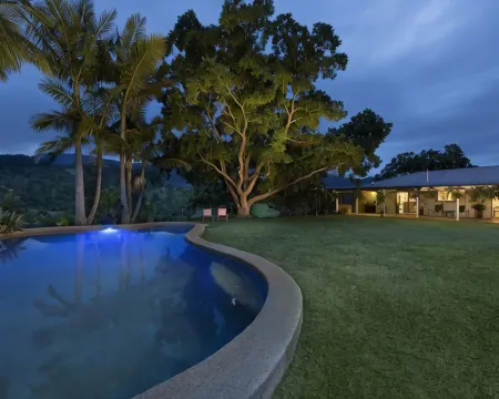 Hillcrest Mountain View Retreat Hotels in Murwillumbah