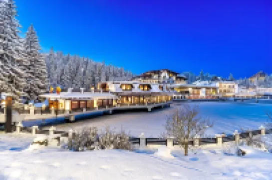 Aurelius Imparatul Romanilor Hotels in 