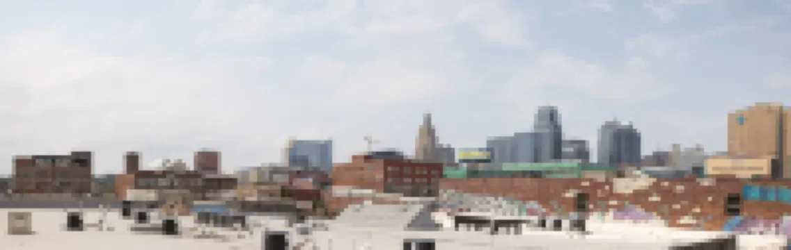 Art Alley Attic – Spacious Loft Near Breweries, Distilleries, Bars in Crossroads