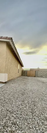 Beautiful New 4 Bedroom, 2 Bath River Getaway Home, close to Casinos