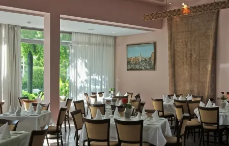 Hôtel Volubilis Отели в г. Фез