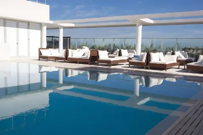 Dazzler by Wyndham Asuncion Hotels near Casa KaraKu