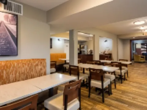 Best Western Shenandoah Inn ニューナンのホテル