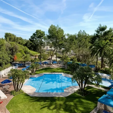 Hilton Los Angeles-Universal City Отели рядом с достопримечательностью «Уотеруорлд»