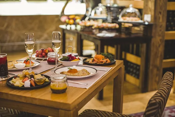 Отели 5 звезд в Санкт-Петербурге: Где пожить как император | trip.com